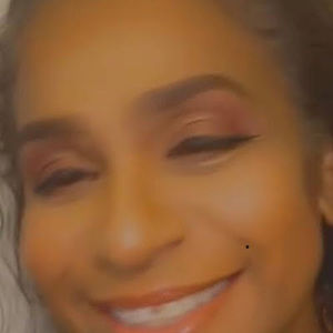 Meet your Posher, Lorette